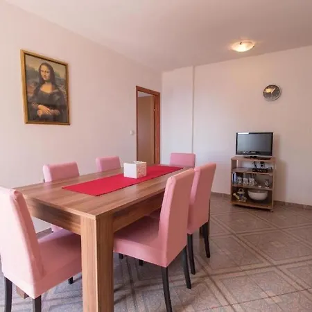Nusret Apartment Čunski
