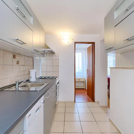 Apartament Nusret *