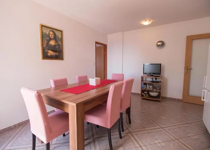 Nusret Apartament *